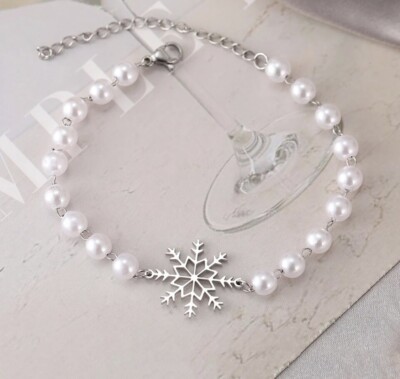 Brand New Beautiful Holiday Christmas White Adjustable Snowflake Charm Bracelet