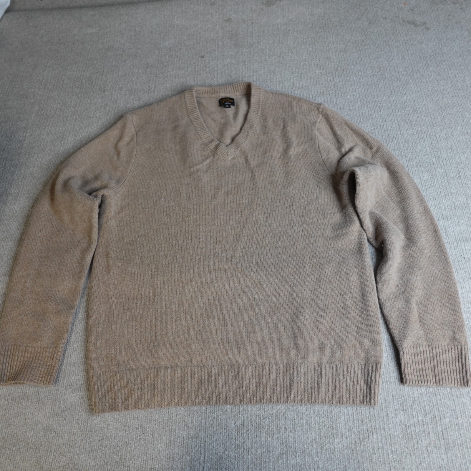 J.Crew Mens Sweater Medium Beige V-Neck  100% Cashmere CB521