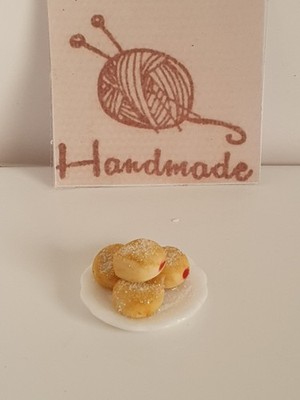 Puppenstube Miniatur Maßstab 1:12 Puppenstube Essen 4 x Marmeladenkrapfen auf Teller