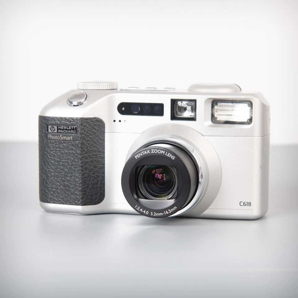 Hewlett Packard HP PhotoSmart C618 digital camera - 2MP - Retro, Vintage, Y2K - Image 2 of 4