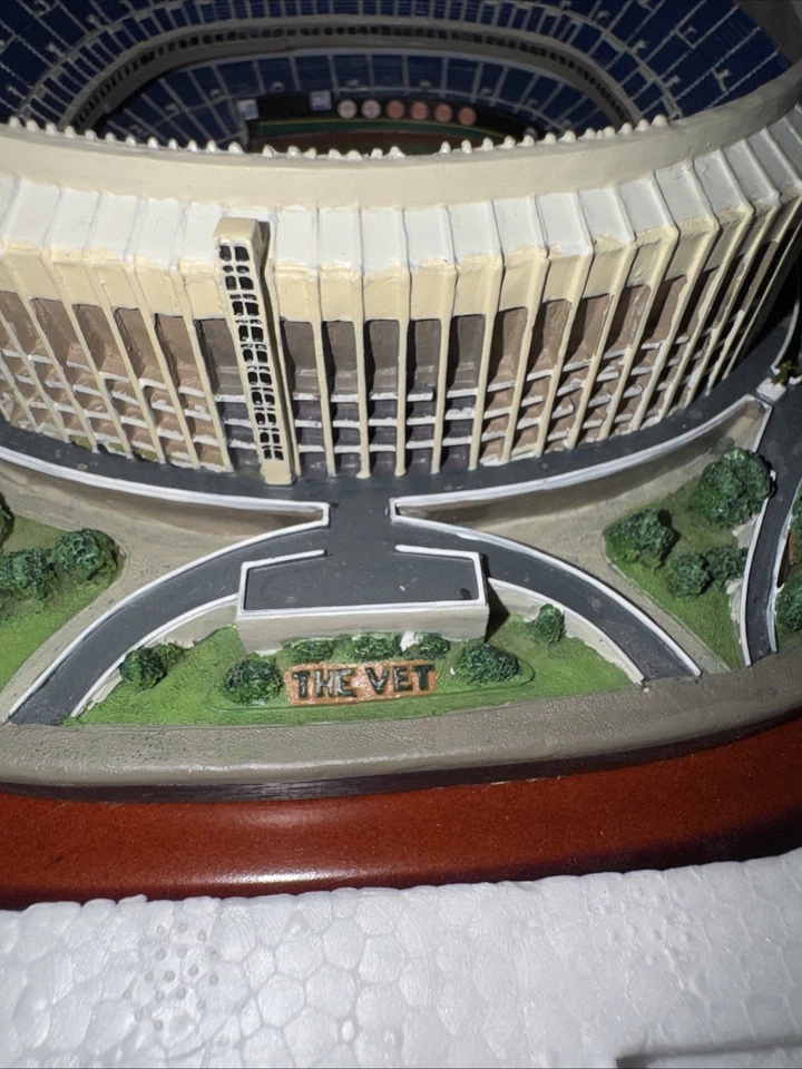 NUEVO Danbury Mint Philadelphia Phillies "THE VET" Veteran's Stadium Réplica Foto 2 de 4