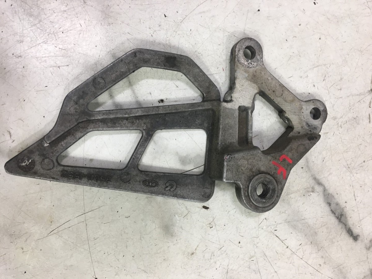 94 Kawasaki ZX 750 ZX750 L Ninja front left foot rest peg mount