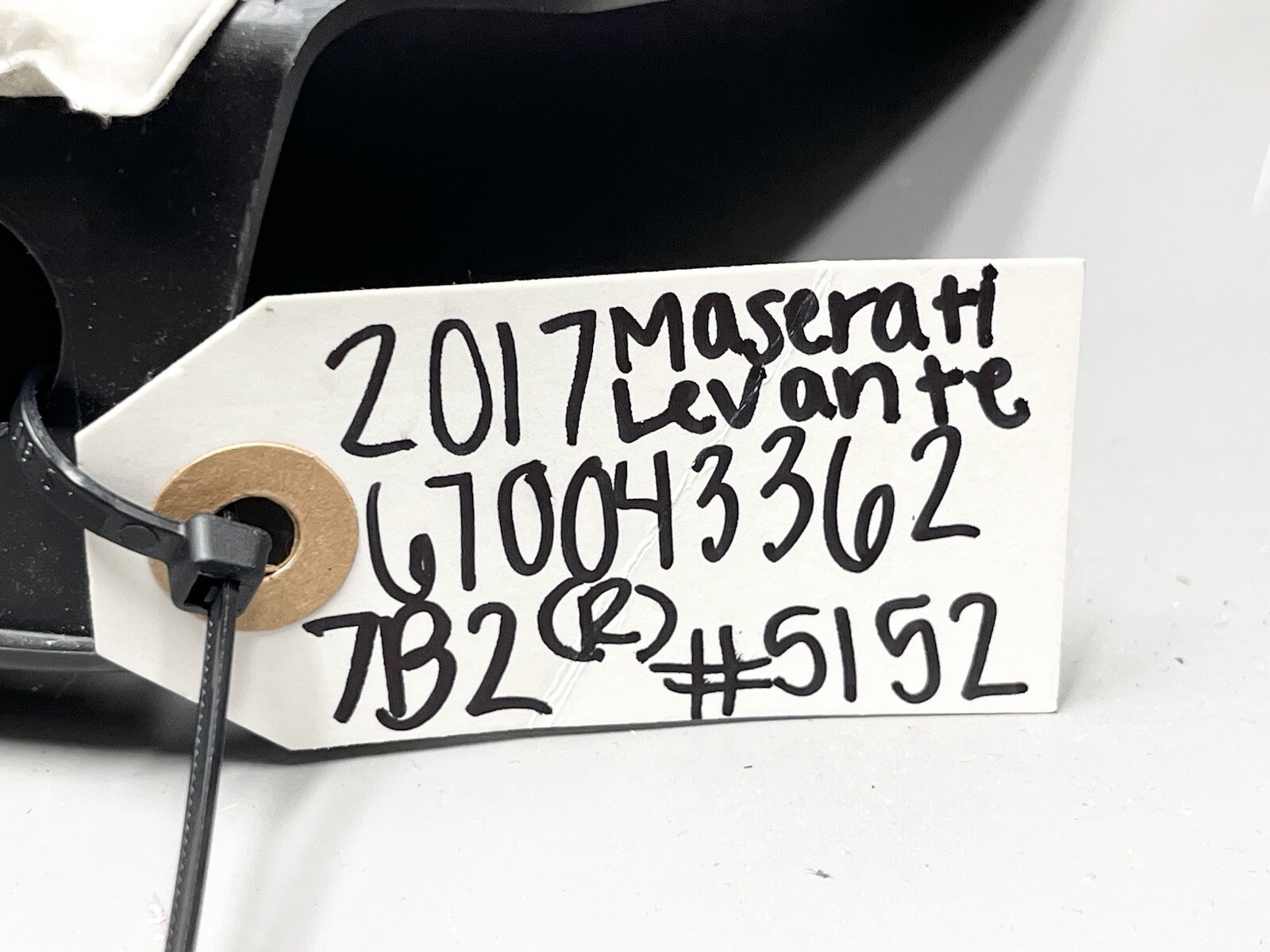 ⭐️2017-2020 MASERATI LEVANTE M161 OEM FRONT RIGHT KNEE PAD TRIM 670043362
