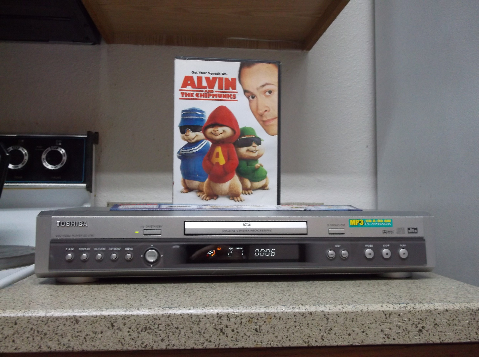 dvd player with surround sound