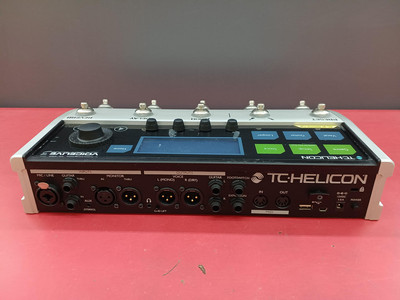 TC Helicon VoiceLive 3 Vocal and Guitar Effects Floor Pedal TC Helicon VoiceLive 3 Vocal and Guitar Effects Floor Pedal
