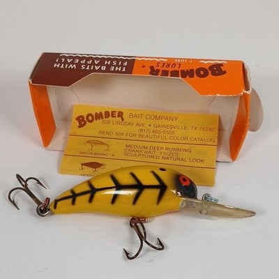 Bomber Crankbait Medium Deep Running Yellow Black Fish Shape 1 Pack