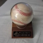 Willie Mays Autographed Official NL Baseball 600 Career HomeRuns in Display Case