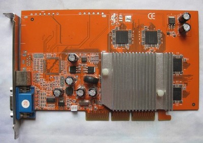 Nvidia GeForce FX5200 / 128MB 128-bit / AGP