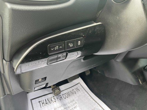 2021 TOYOTA Prius LE HATCHBACK 4D - Picture 17 of 23