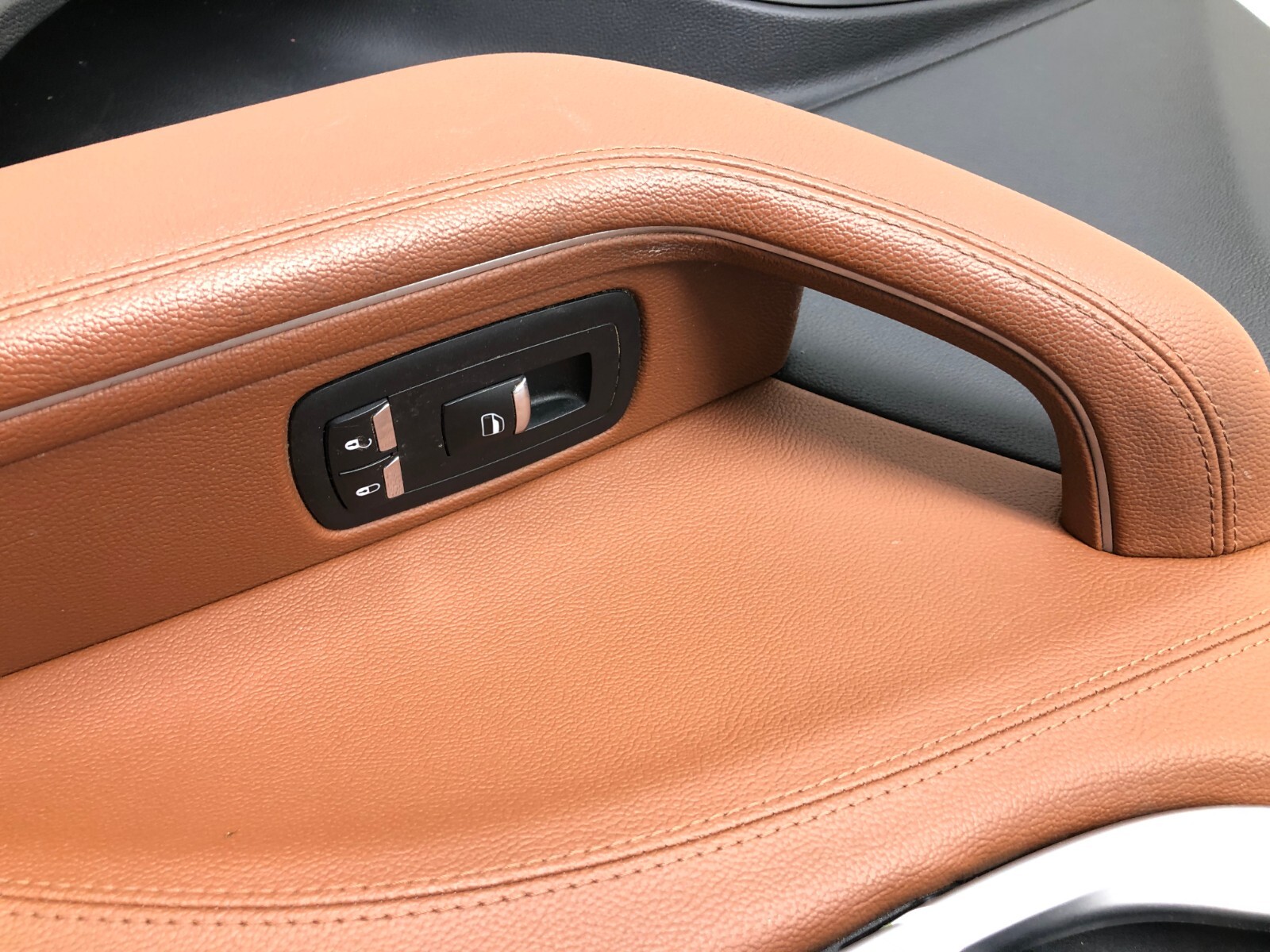2017-2020 MASERATI LEVANTE RIGHT PASS FRONT INTERIOR DOOR PANEL OEM CUOIO BROWN