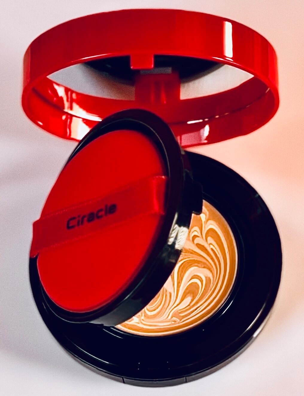 Red Vita Luminant Concealer Pact (SPF50+/PA+++) | Color:Light Biege