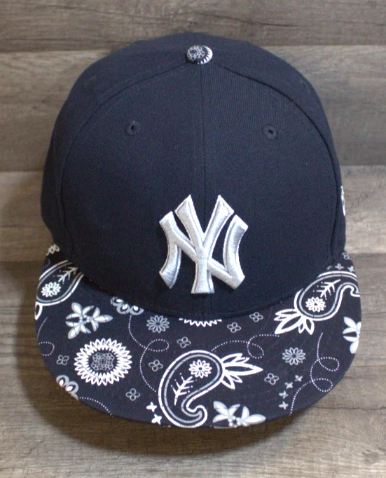 New Era 59Fifty New York Yankees Blue Paisley Fitted Hat Cap Unisex Adults 7 1/2 - Image 3 of 4