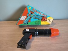 VINTAGE SPACE GUN TIN TOY ASTRONAUT COSMONAUT ALIEN ROCKET PISTOL