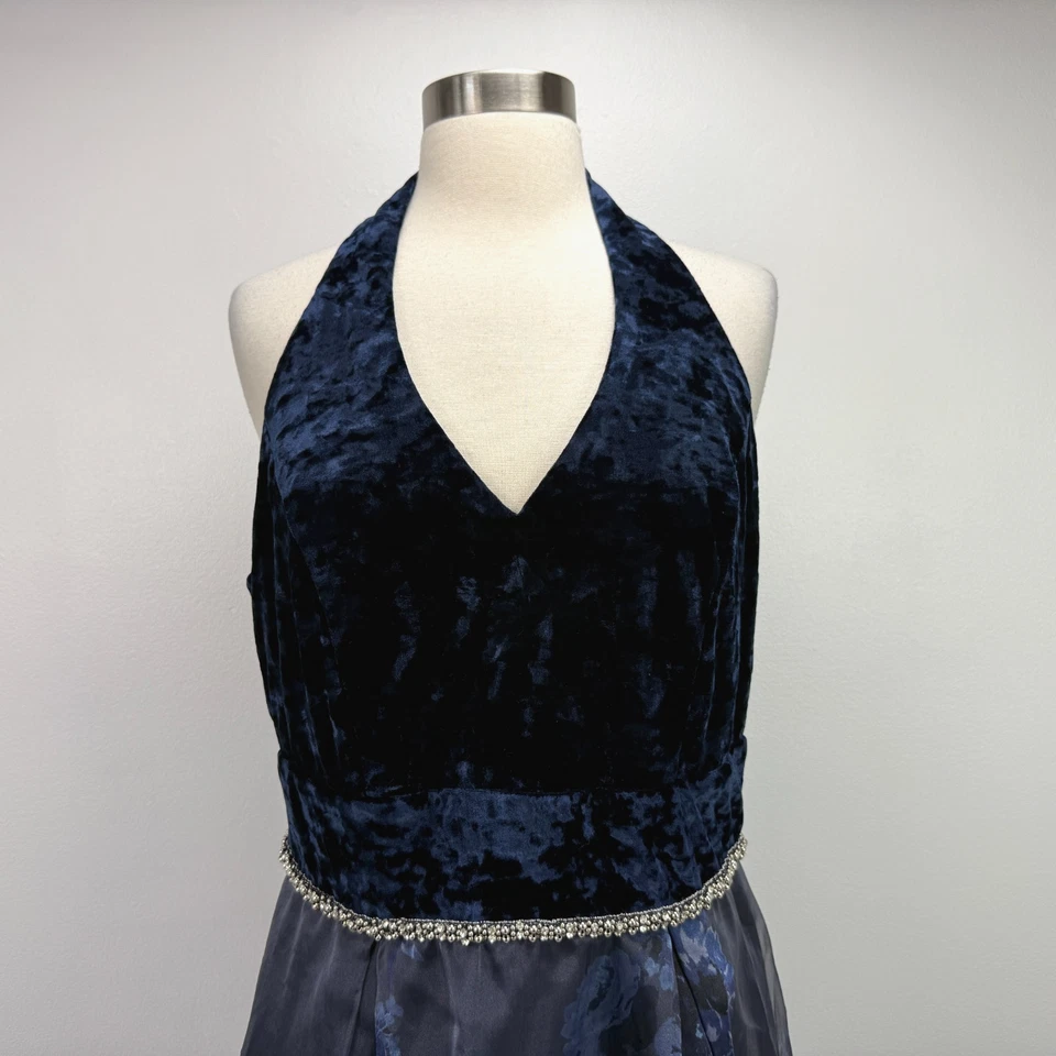 Ignite Evenings 蓝色花卉吊带礼服正式礼服 14 码天鹅绒派对假日 — 第 4/4 张图片