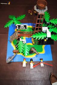 LEGO Forbidden Island 6270 with instruction book - Rare Vintage Pirate (Retired)