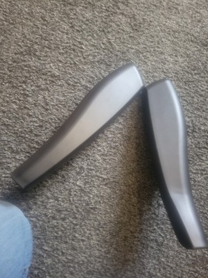 Quickie Q700M  ARM REST PAIR. YOU ATTACH TO YOUR FLIP UP BRACKET READ SMALL KNIC