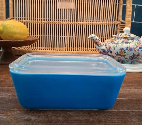 Vintage Pyrex Refrigerator Dish Blue 502-B with Ribbed Lid 502-C
