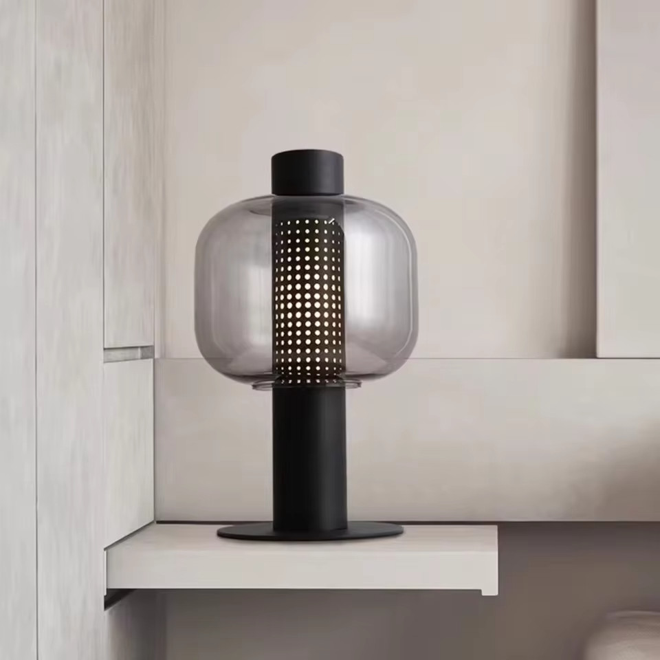 Lampe de chevet en verre gris minimaliste pour chambre contemporaine chic