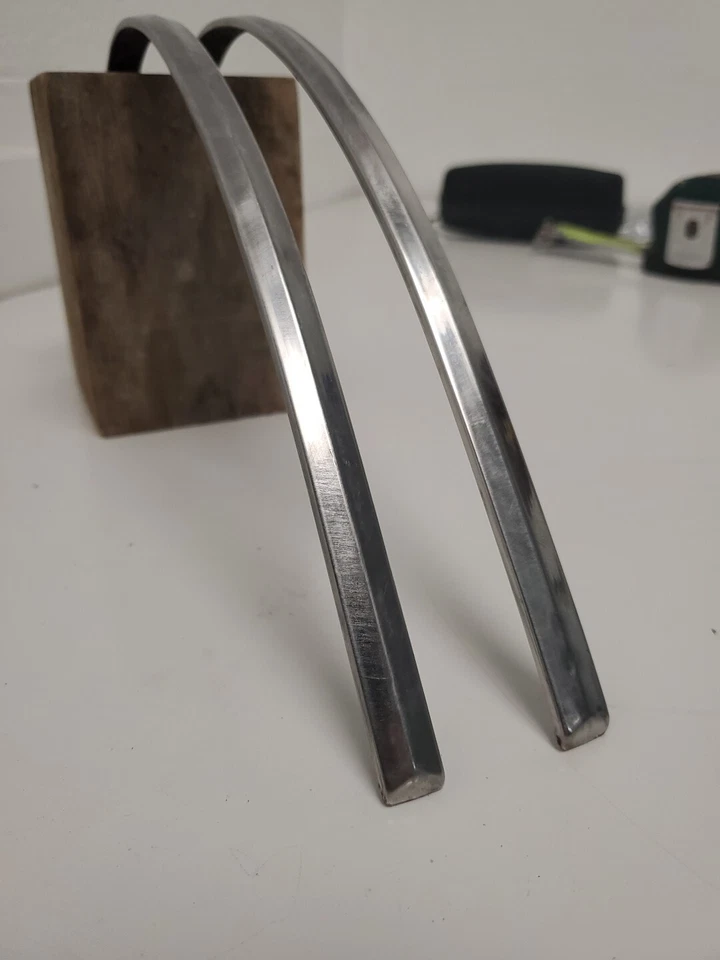 Mercury Monterey 1953 2 puertas techo rígido cuarto reposabrazos molduras de molduras inferiores Foto 4 de 4