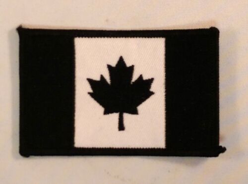 Black & White CANADIAN FLAG 3.25" x 2" iron on patch Biker vest (F47)  - Afbeelding 1 van 2