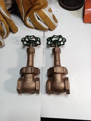 2 Jenkins 1-1/4'' ID Gate Valve Water Has Not Had Any Water Run Through Them