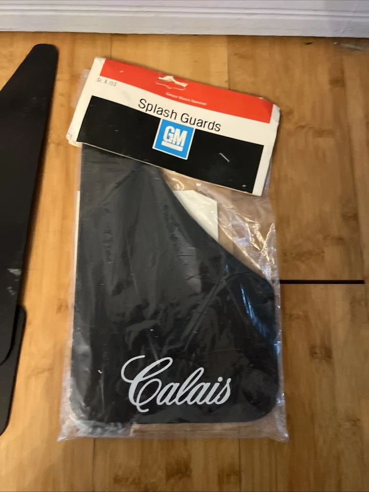 Protectores contra salpicaduras GM Oldsmobile Calais. Un juego en paquete uno no. 4 protectores totales Foto 2 de 4