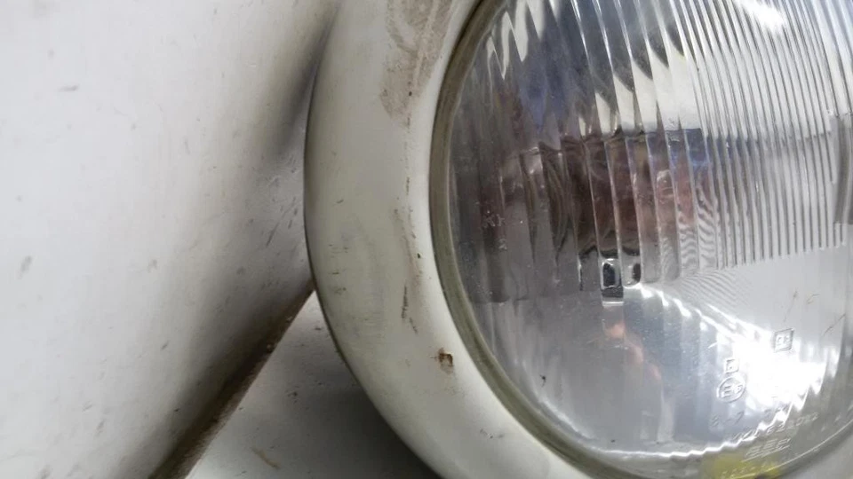 Trabant P601 Scheinwerfer rechts Bilux mit Scheinwerferring und Scheinwerfertopf - Bild 2 von 4