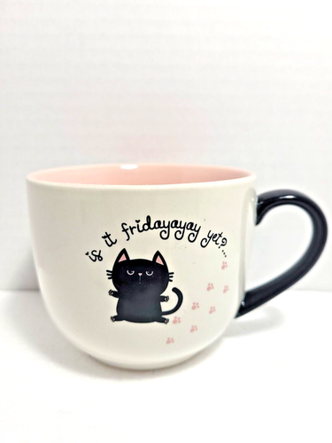 I’ve Got Catitude Kaffeebecher Tasse - 'Is It Friday Yet?' von Ten Strawberry Street