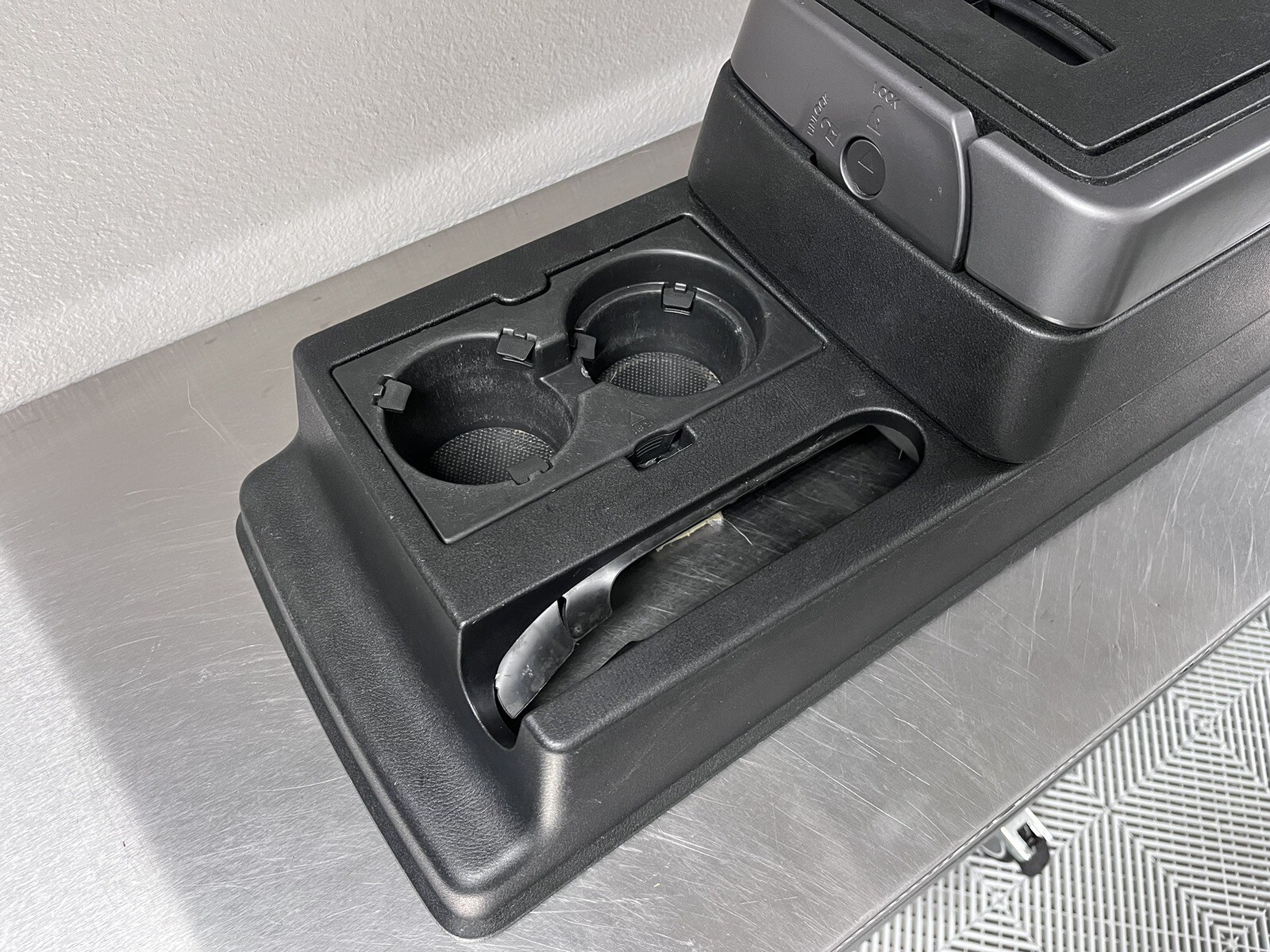 2003 2011 Honda Element EX Center Console Cooler Storage Arm Rest