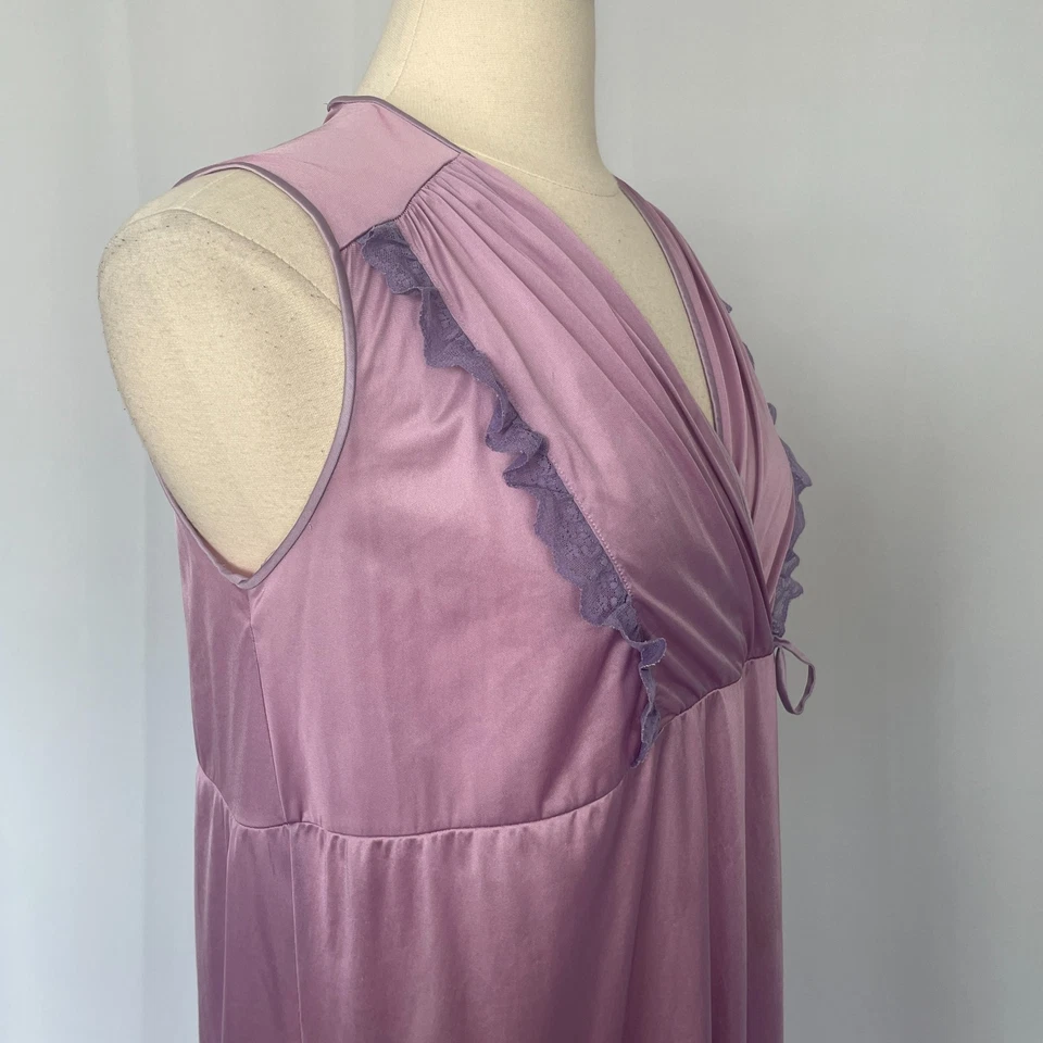 Maxi Camisón Vintage Vassarette Talla Mediana Púrpura Lencería Sedosa Chemise Años 90 Foto 4 de 4