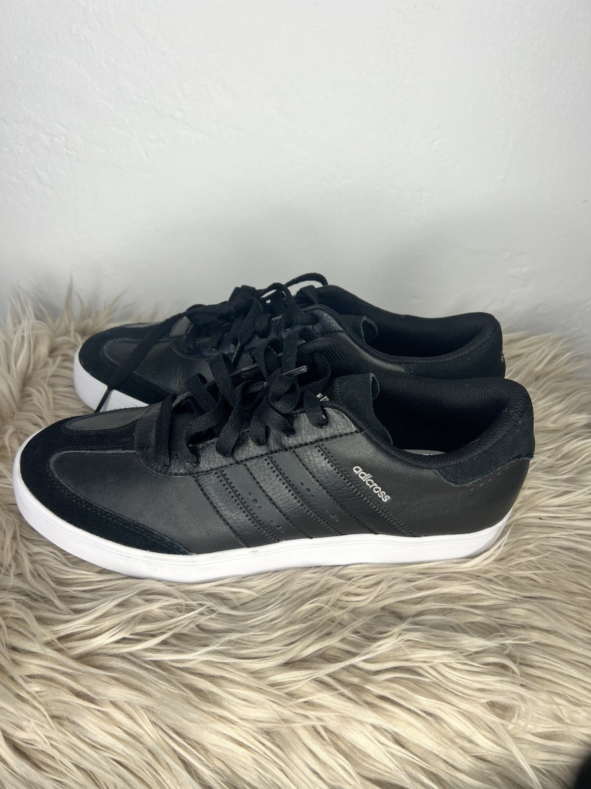 Black And White F33390 Us Size 9 No Box