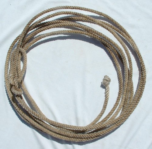 Cowboy Lariat Lasso Team Rope 1/2" rope with a length of approximately 28 Feet