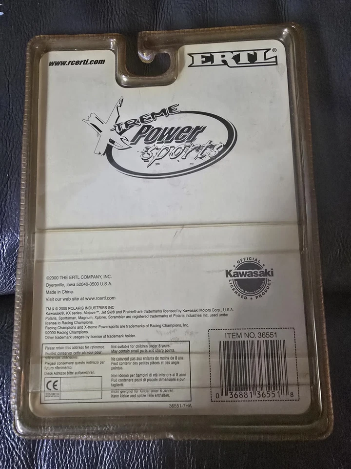 Ertl X-Treme Power Sports Polaris Super Blue Snowmobile 1:32 DieCast. 2000 NIP - Image 3 of 4