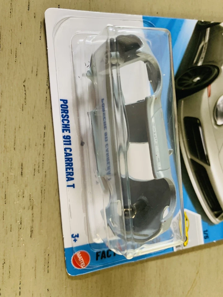 2026 Hot Wheels error de fábrica Porsche 911 Carrera T gris - sin base, vidrio, ruedas Foto 2 de 2