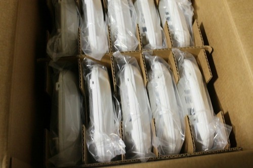 Cisco AIR-CAP3702I-B-K9 Aironet 3702I stand-alone 1,3 Gbps wireless AP autonomo - Foto 2 di 3