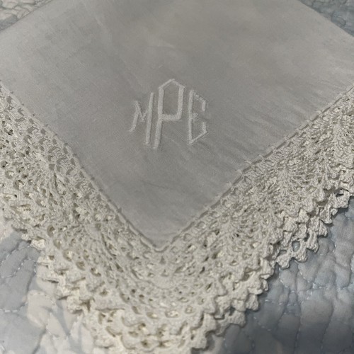 3 VINTAGE WEDDING HANKIES w/ MONOGRAM~M P E~ Handmade Lace- Lot of 3 Very sweet - Picture 5 of 10