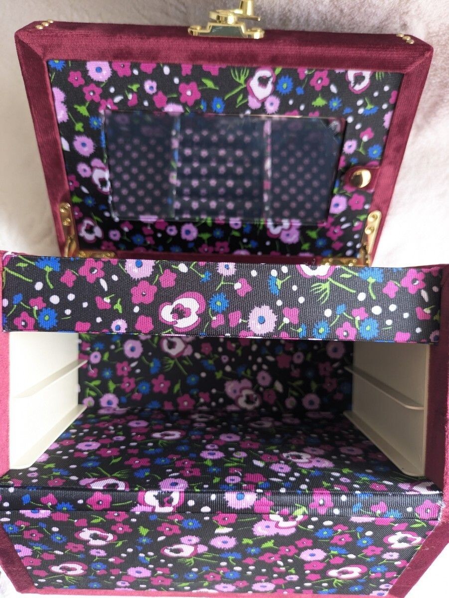 Francfranc ANNA SUI アクセサリーボックス ANNA SUI特有の花柄がプリントされた高級感漂うジュエリー