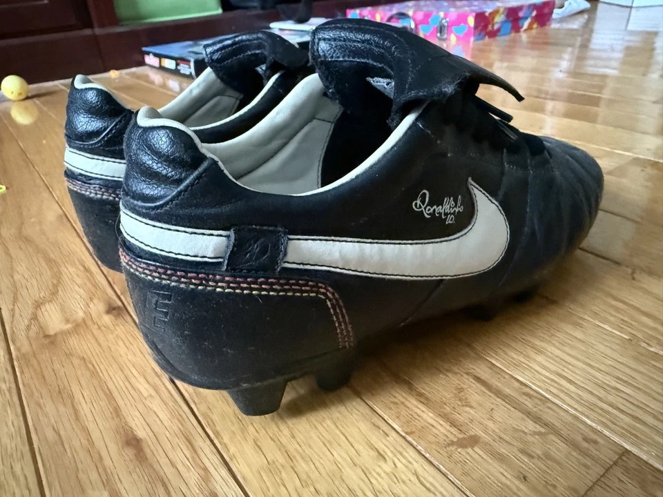 Vintage 2006 Nike Tiempo Guri R10 FG Ronaldinho Black Leather 315286-027 - Image 2 of 4