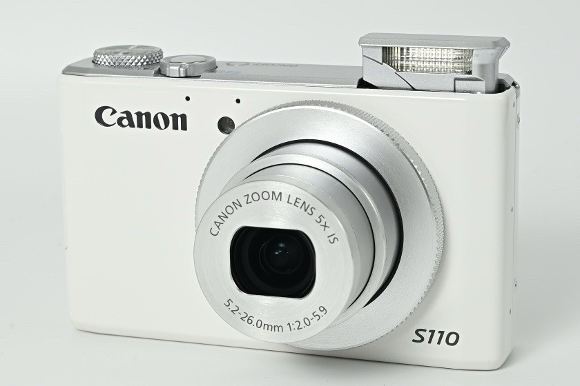 Mint+] Canon PowerShot S110 White 12.1MP 5x Compact Digital Camera