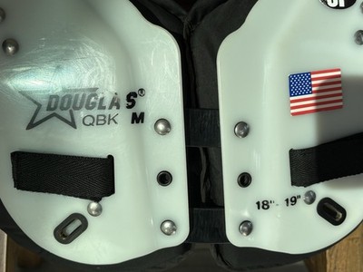 Douglas QBK Football Shoulder Pads Size Medium 18