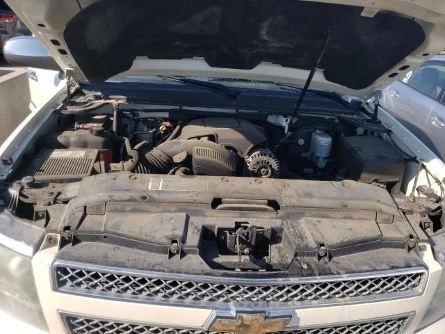 Used Front Right Door Assembly Front fits: 2008 Chevrolet Suburban 1500 Front Ri - Image 2 of 4