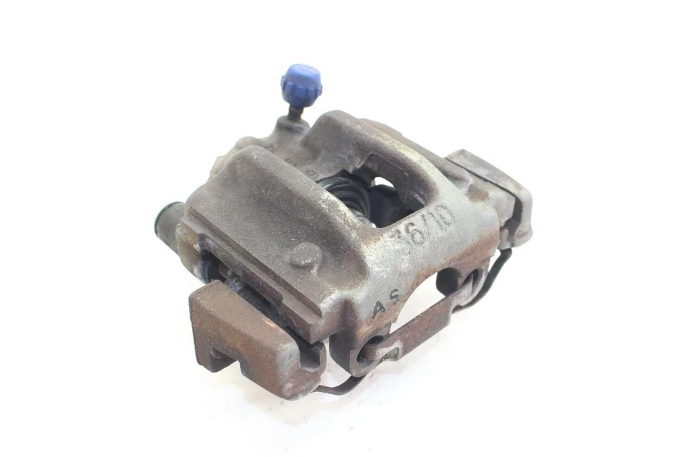 96-02 BMW Z3 Roadster 2.5L Passenger Right Rear Caliper - Изображение 2 из 4