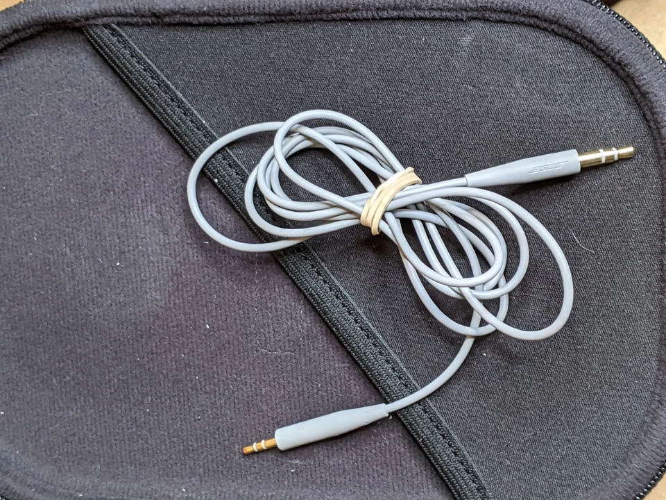 开箱 Bose QuietComfort 35 耳机 QC35 II 蓝牙 无线 银色 — 第 4/4 张图片