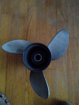 12 3/4'' X 23P OMC EVINRUDE JOHNSON SS PROPELLER, 389514, 13 SPLINE HUB, P8786