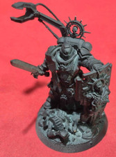 Warhammer 40k: Space Marines - Captain with Relic Shield Iron Hands conversion