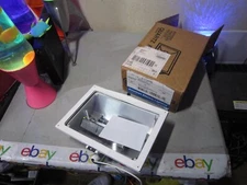 New Old Stock AEL American Electric S-710056 500w Quartz Halogen FloodLight