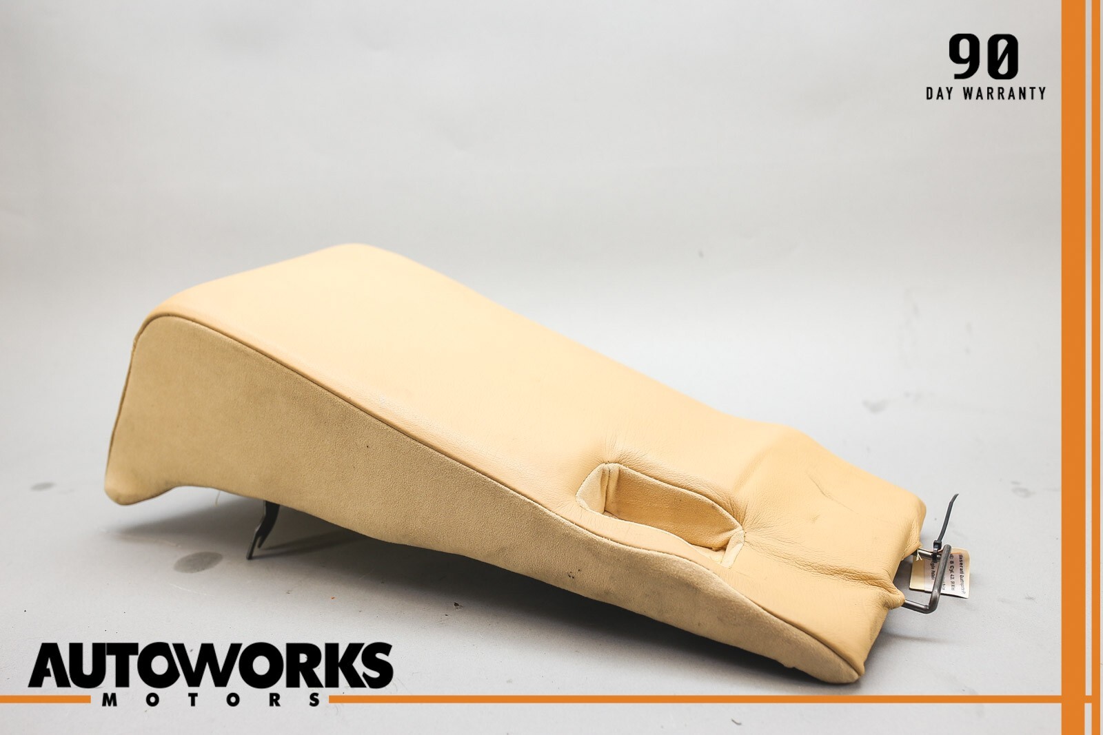 04-08 Maserati Quattroporte M139 Rear Center Lower Seat Cushion Armrest OEM