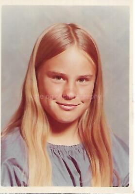 YOUNG GIRL Vintage Portrait FOUND PHOTOGRAPH Color ORIGINAL 311 48 E