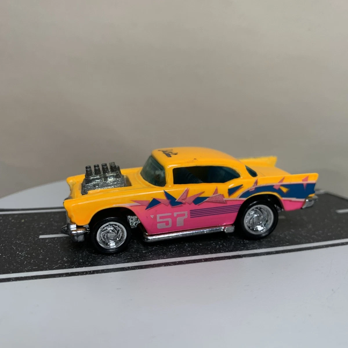 Hot Wheels Chevrolet 1957 Vehicle Year Vintage Manufacture Diecast