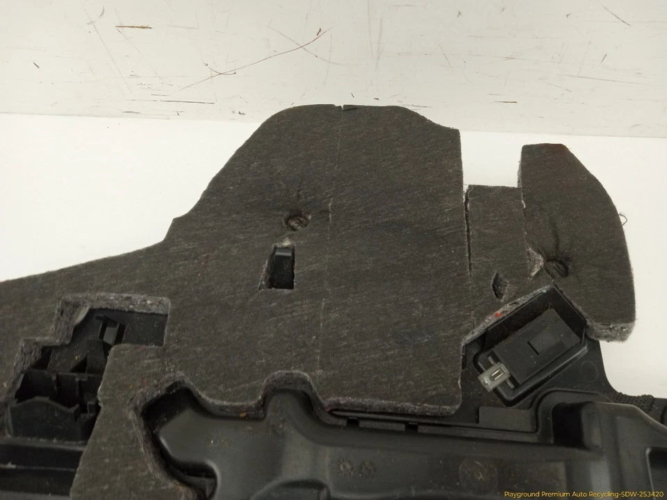 Panel de ajuste inferior izquierdo de la rodilla negro para Audi A6 C6 SEDAN Driver para 2005-2011 05 Foto 4 de 4